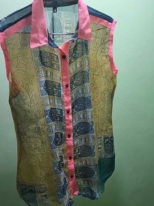 Sleeveless Woman Shirt