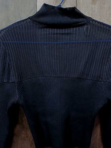 Ribbed Mock Neck Top