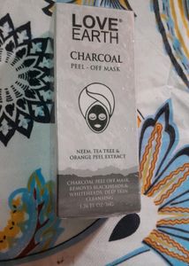 Charcoal Pill Off Mask.