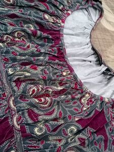 Comfortable Long Top With Deep Nack