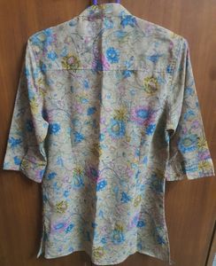 ✨️✨️Price DROP✨️✨️Beautiful Floral Top
