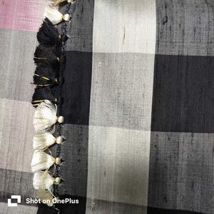 New Raw silk Checked Saree with Tassels