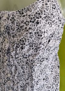 SHORT WHITE FLORAL TOP