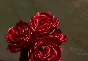 Red Rose Showpieces