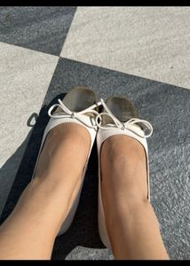White And Golden Bow Ballerina From SsS