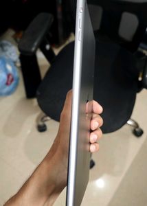 iPad Air Brand New Condition (iCloud Issue)