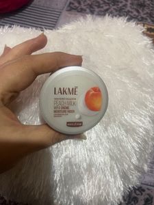 🧴Lakme Peach Milk Moisturiser 🧴