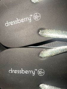 DressBerry Branded Flip Flops