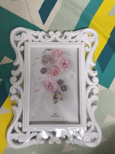 Ornate/fFriends Series White Photo Frame