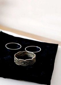 Elegant Ring Set – 3 Pieces✨️