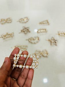 2 Pieces Pearl Clip, @ ₹40/- Per Piece
