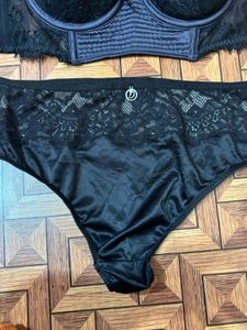 Lace Bra &amp; Panty Set