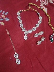 Elegant Rhinestone Necklace