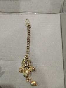 Elegant Gold  Indian Bridal Necklace with Tikka