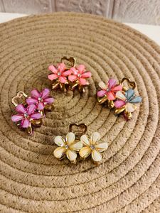 Floral Hair Claw Clips - Set of 4