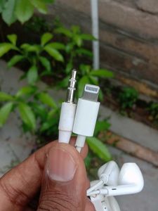 🎧 2Pcs Wired Earphones – 1 Lightning + 3.5mm Jack