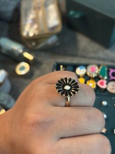 Black Flower Ring