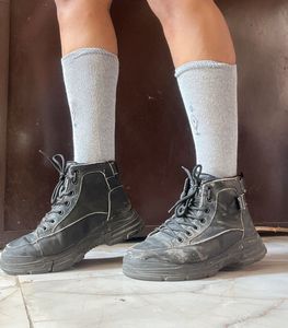 Pre-Loved Black Boots