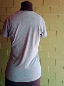 Guess Gray Graphic Tee - Size S