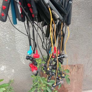 20 Pcs Branded Neckbands (mix Brand)