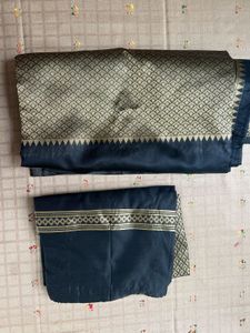 Elegant Black &amp; Gold Saree