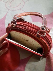 Handbags..🤍