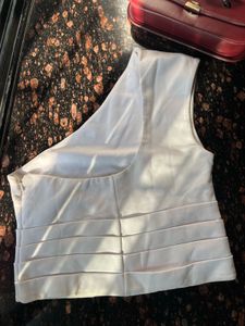 Authentic Zara one off shoulder top
