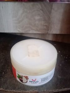 Stretch marks cream