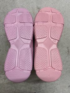 Girls Sneakers Check All Pics