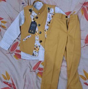 Boys&#39; Floral Vest Outfit