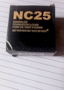 NC25 Mineralize Foundation Loose Powder