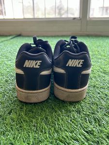 Nike Court Royale