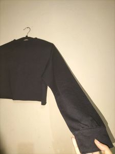 URBANIC Black Sweatshirt