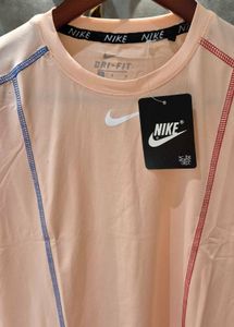 Women&#39;s Drifit Tshirt