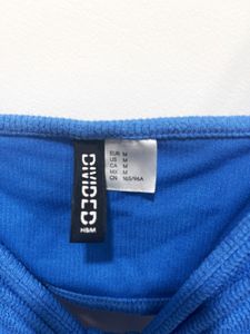 H&amp;M Blue Knotted Cut Out Crop Top
