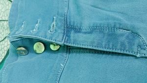 Cute Blue Denim Capri Jeans