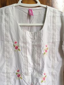 🤍💗A Pretty White Kurta With Pant Set