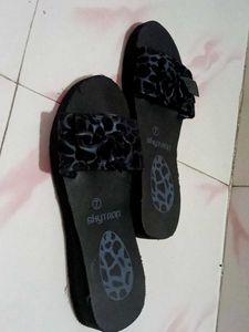Pair of Womens' Slipper