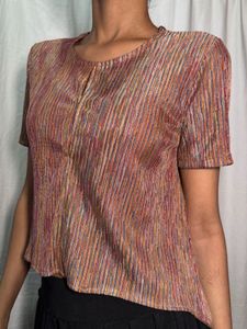 Multicoloured top with keyhole opening