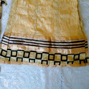 Black Golden Plaza Set