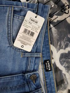 Shein Ripped Knee Denim stretchable Jeans