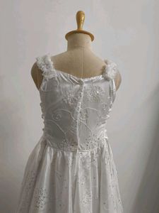 🥀Vintage-Inspired White Gown