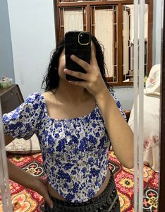 Floral Puff Sleeve Crop Top
