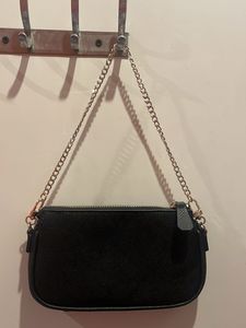 Small Chained Bag😍