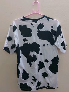 Veirdo Cow Print T Shirt