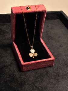 R4AS Cloverleaf Pendant