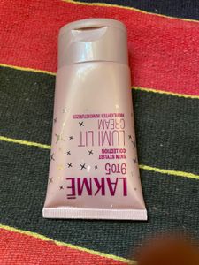 Lakme Lumi Glow ,
