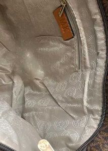 MK SIGNATURE SIDE POCKET TOTE BAG