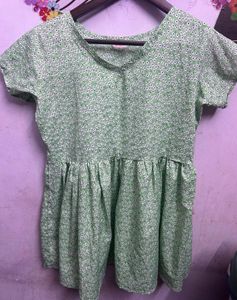 Women&#39;s Green Floral Peplum Top - V-Neck Blouse💗