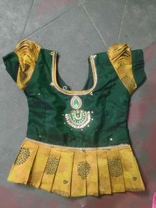 Beautiful Pattupavadai